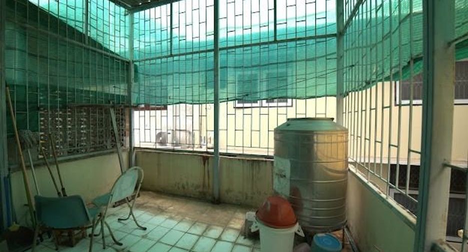 Gewerbefläche zum Kauf mit 3 Zimmer in Sathon, Bangkok
