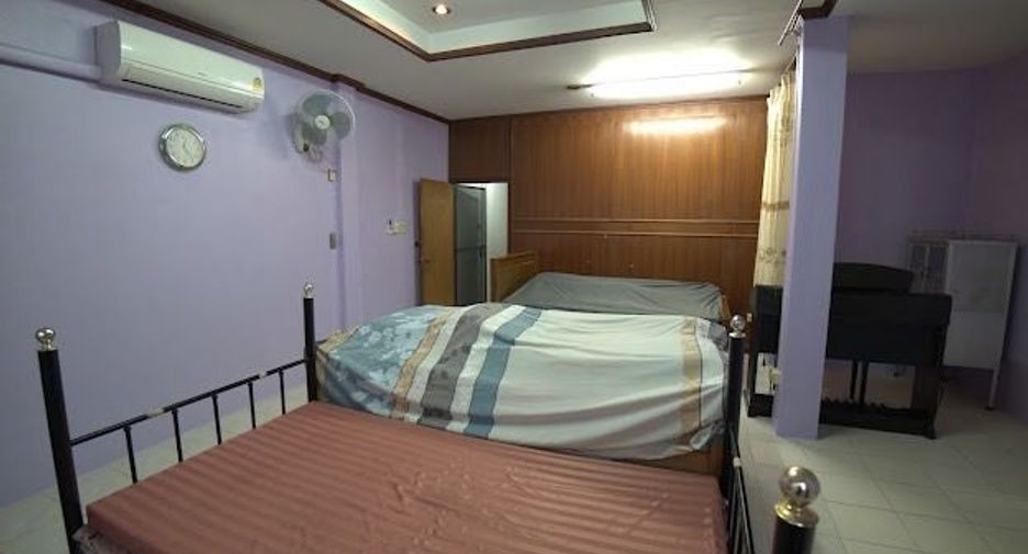 Gewerbefläche zum Kauf mit 3 Zimmer in Sathon, Bangkok