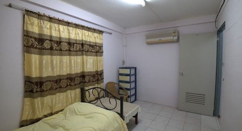Gewerbefläche zum Kauf mit 3 Zimmer in Sathon, Bangkok