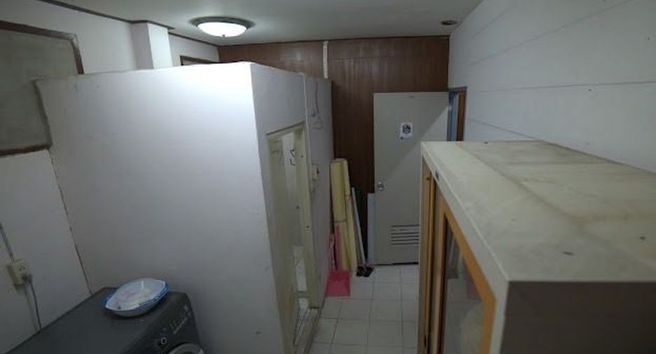 Gewerbefläche zum Kauf mit 3 Zimmer in Sathon, Bangkok