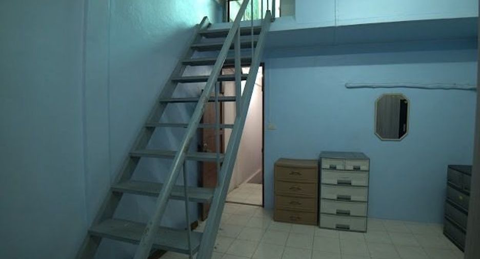 Gewerbefläche zum Kauf mit 3 Zimmer in Sathon, Bangkok