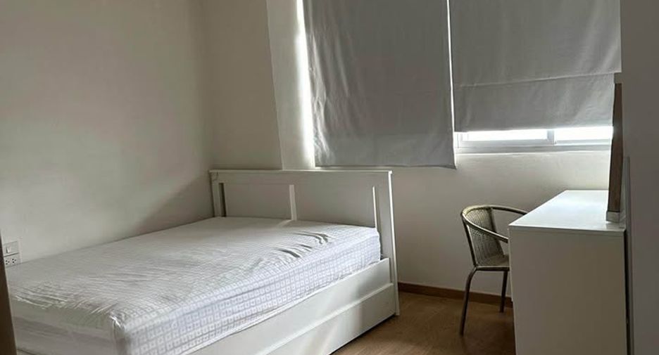 For rent 3 bedrooms condo in Watthana, Bangkok