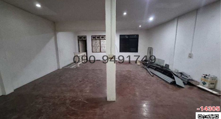 For rent 2 bedrooms retail Space in Din Daeng, Bangkok