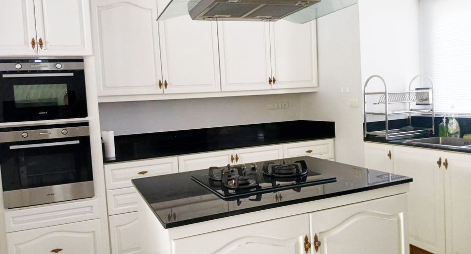 For rent 3 bedrooms house in South Pattaya, Pattaya