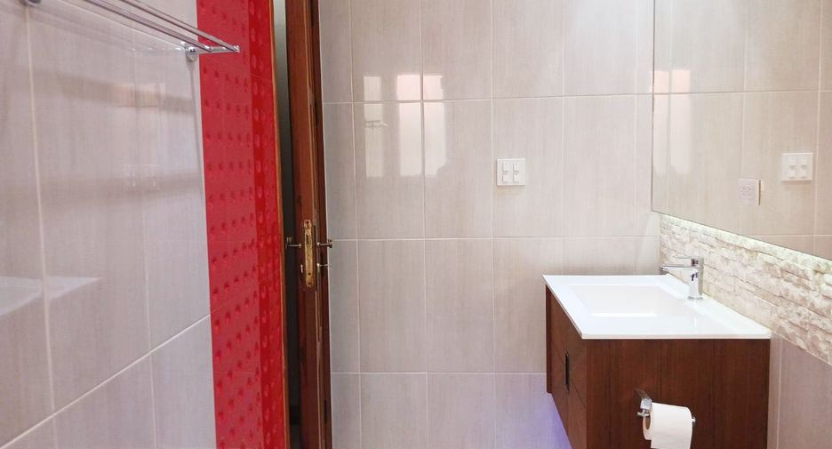 For rent 3 bedrooms house in South Pattaya, Pattaya