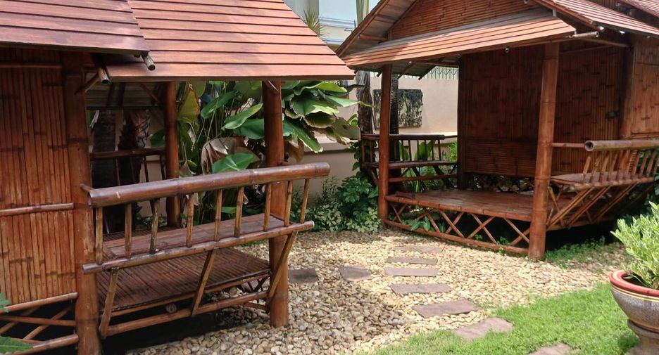 For rent 3 bedrooms house in South Pattaya, Pattaya