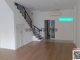 For rent 3 bedrooms retail Space in Wang Thonglang, Bangkok