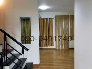 For rent 3 bedrooms retail Space in Wang Thonglang, Bangkok