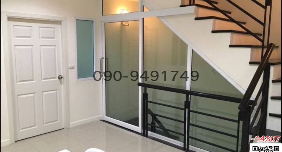 For rent 3 bedrooms retail Space in Wang Thonglang, Bangkok