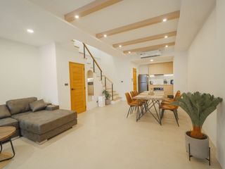 À louer 3 chambres maison à Bang Lamung, Chonburi
