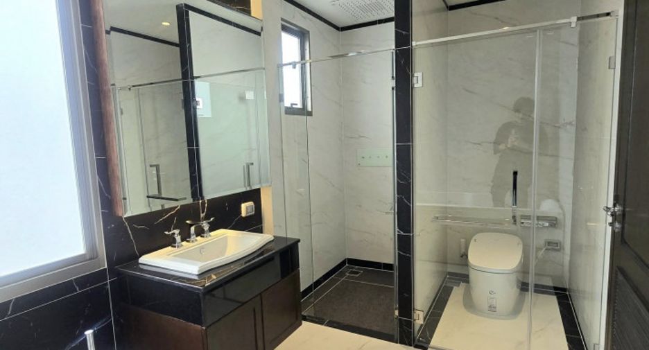 For rent 4 bed house in Bang Phli, Samut Prakan