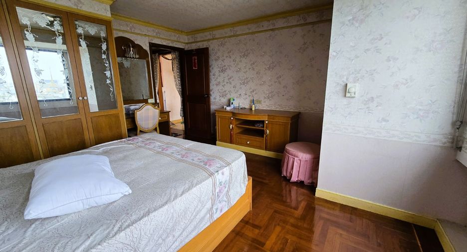 For sale 2 bedrooms condo in Bang Rak, Bangkok
