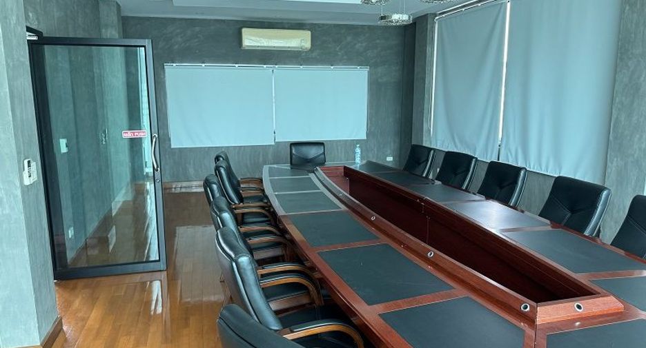 For rent 15 bedrooms warehouse in Nikhom Phatthana, Rayong