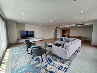 For rent 3 bedrooms serviced apartment in Khlong Toei, Bangkok