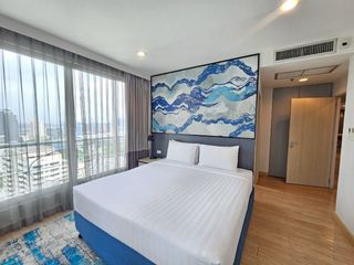 For rent 3 bedrooms serviced apartment in Khlong Toei, Bangkok