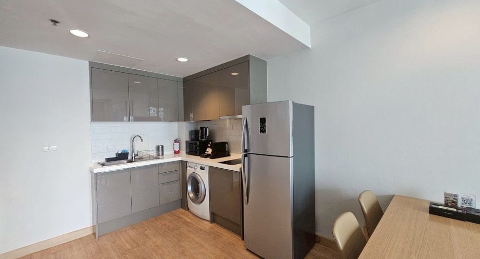 À louer 2 chambres appartement avec services à Khlong Toei, Bangkok