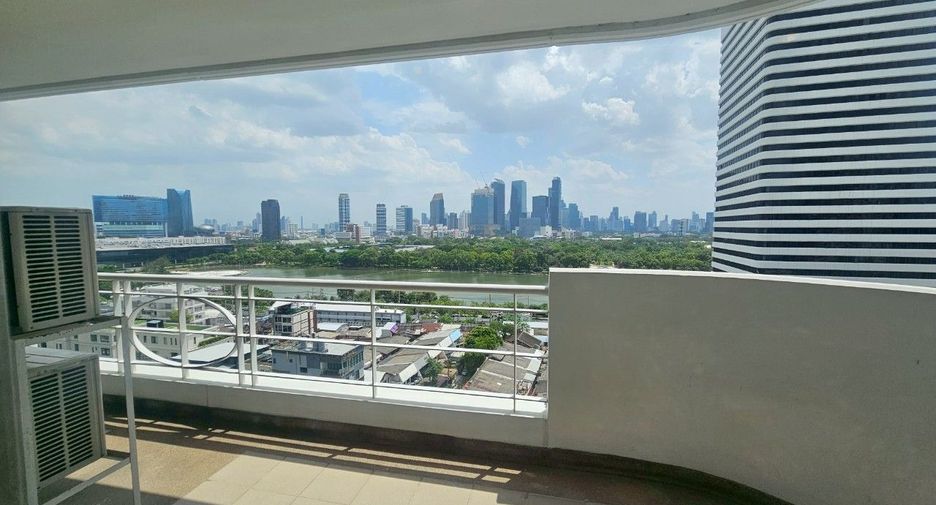 Serviced Apartment zur Miete mit 3 Zimmer in Khlong Toei, Bangkok