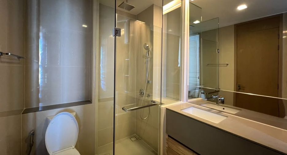 For rent and for sale 1 bed condo in Watthana, Bangkok