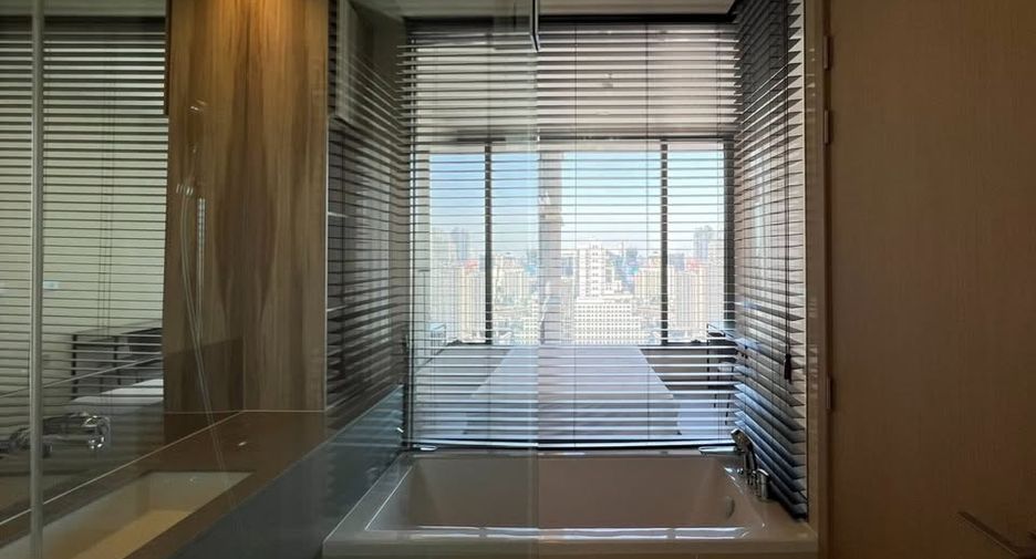 For rent and for sale 1 bed condo in Watthana, Bangkok