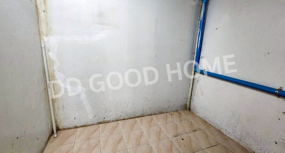 Casa adosada en venta de 2 habitaciones en Krathum Baen, Samut Sakhon