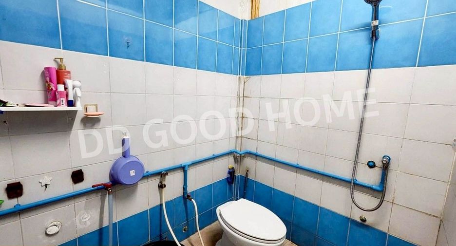 Casa adosada en venta de 2 habitaciones en Krathum Baen, Samut Sakhon