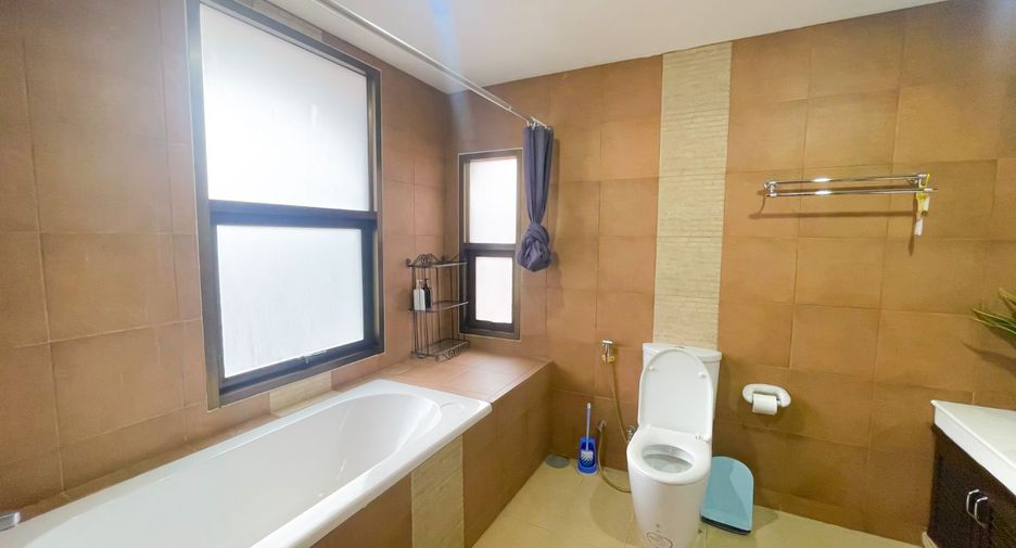 For rent and for sale 4 bedrooms villa in Mueang Phuket, Phuket
