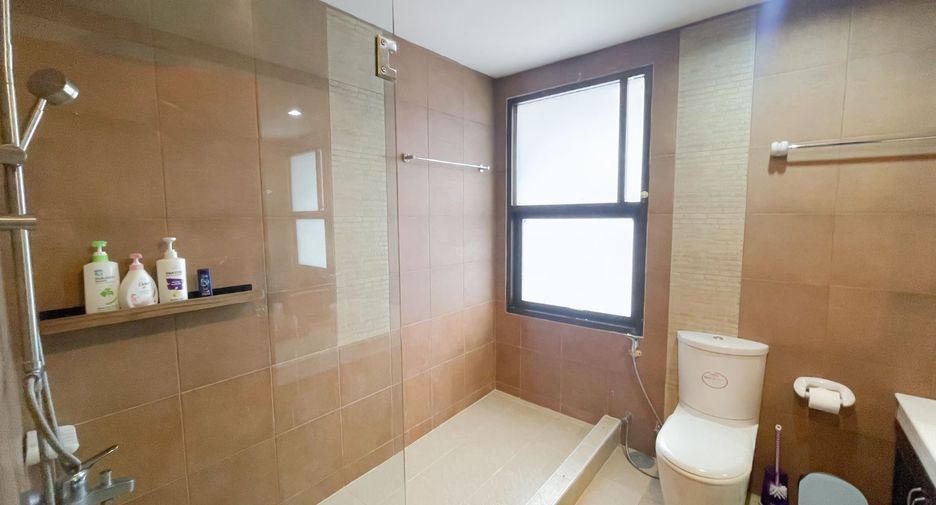 For rent and for sale 4 bedrooms villa in Mueang Phuket, Phuket