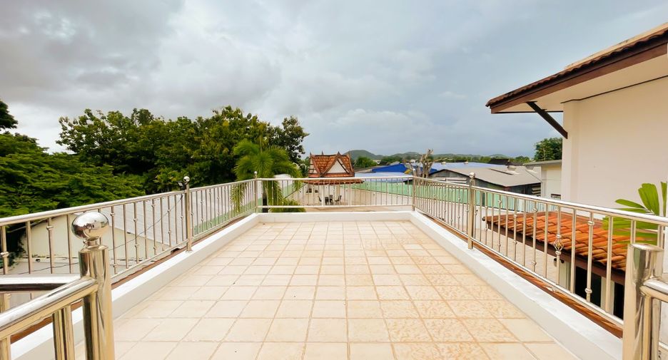 For rent and for sale 4 bedrooms villa in Mueang Phuket, Phuket