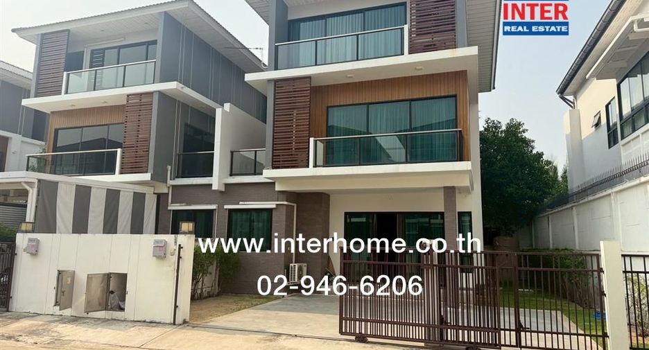 For sale 4 bed office in Bang Kapi, Bangkok