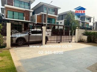 For sale 4 bed office in Bang Kapi, Bangkok