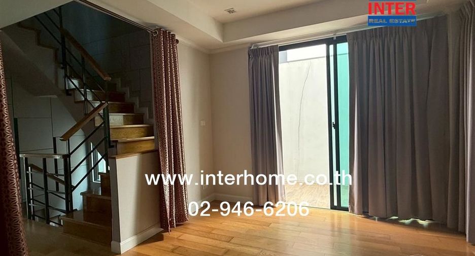 For sale 4 bed office in Bang Kapi, Bangkok