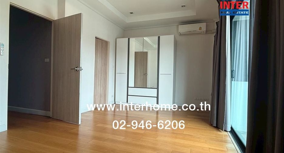 For sale 4 bed office in Bang Kapi, Bangkok