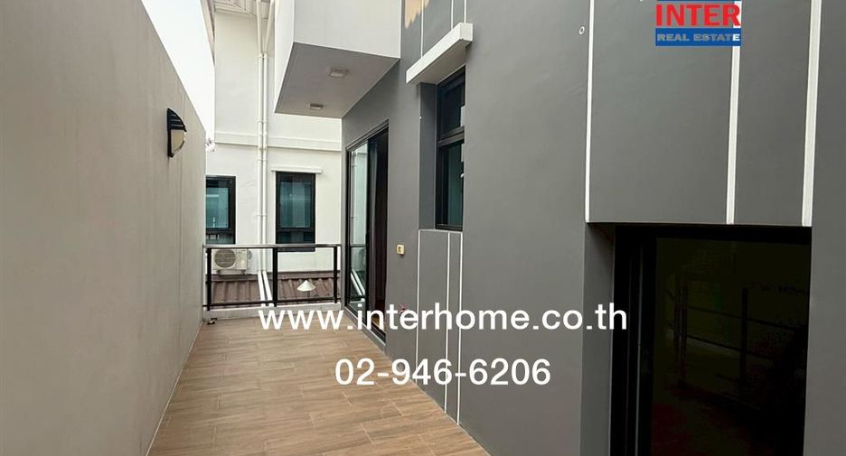 For sale 4 bed office in Bang Kapi, Bangkok