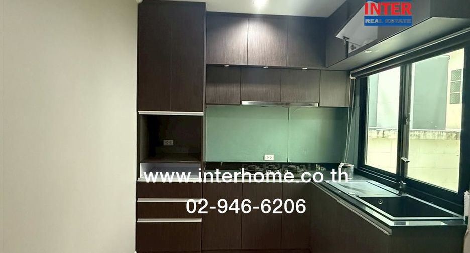 For sale 4 bed office in Bang Kapi, Bangkok