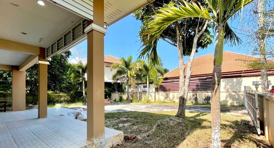 For sale 3 bedrooms house in Mueang Surat Thani, Surat Thani