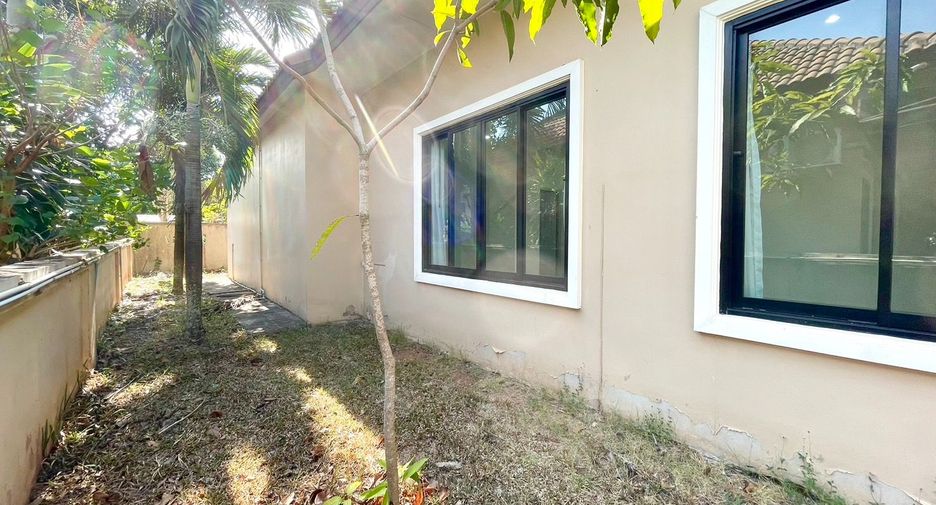 For sale 3 bedrooms house in Mueang Surat Thani, Surat Thani