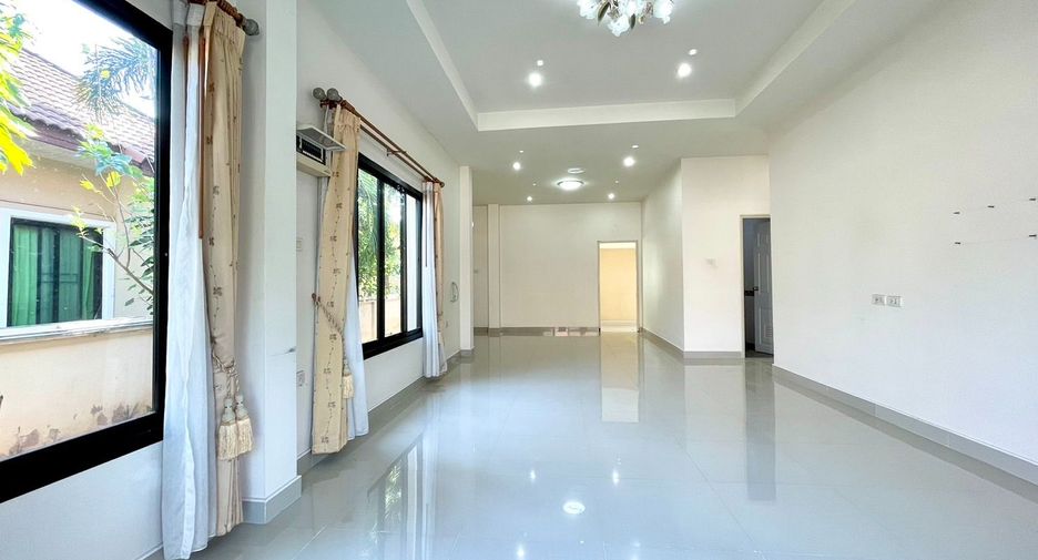 For sale 3 bedrooms house in Mueang Surat Thani, Surat Thani