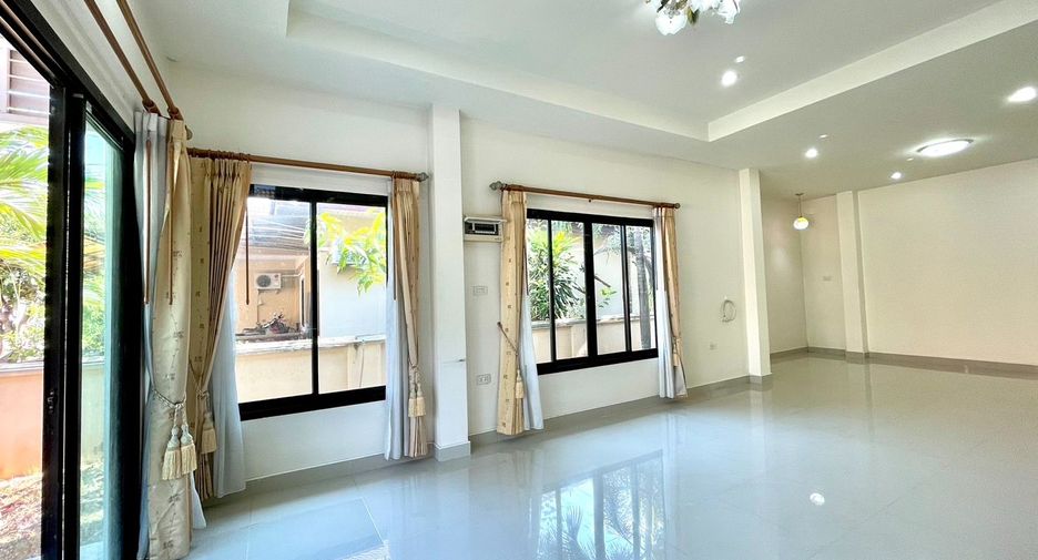 For sale 3 bedrooms house in Mueang Surat Thani, Surat Thani