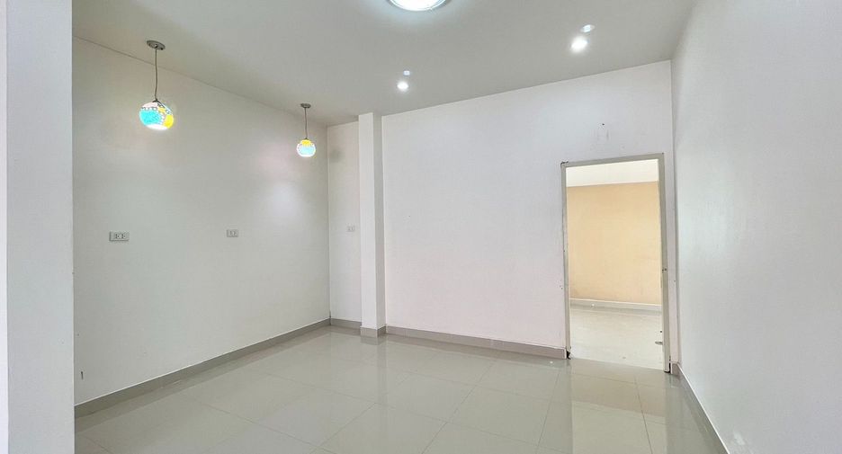 For sale 3 bedrooms house in Mueang Surat Thani, Surat Thani