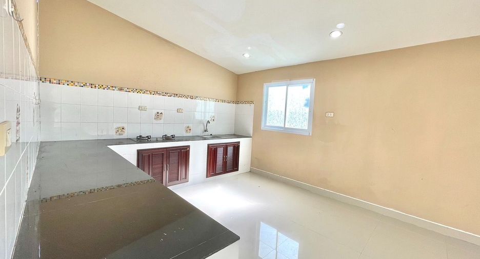 For sale 3 bedrooms house in Mueang Surat Thani, Surat Thani
