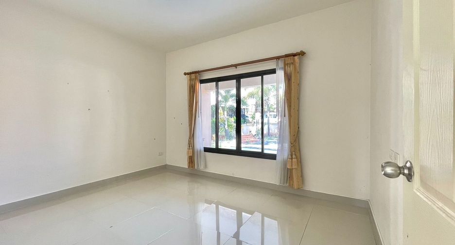 For sale 3 bedrooms house in Mueang Surat Thani, Surat Thani