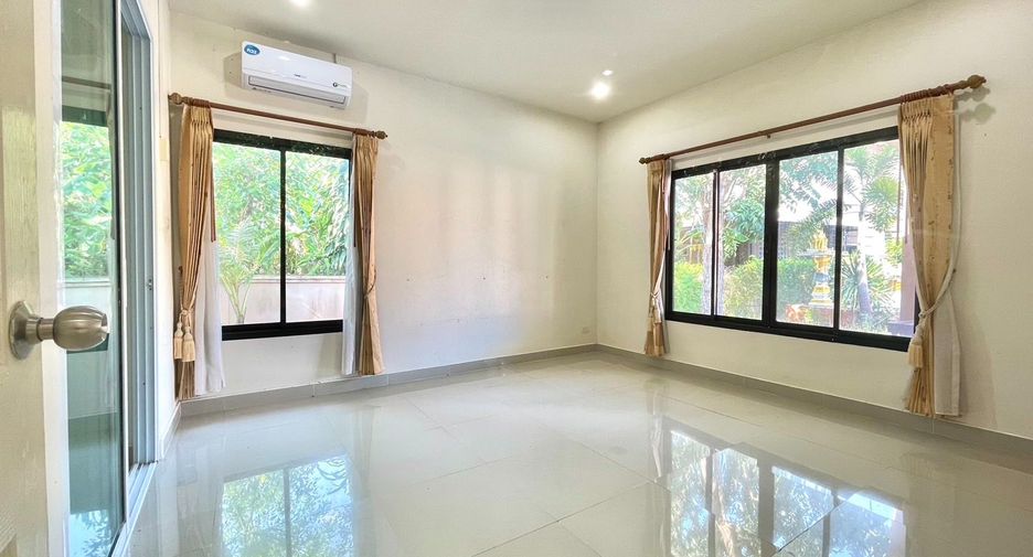 For sale 3 bedrooms house in Mueang Surat Thani, Surat Thani