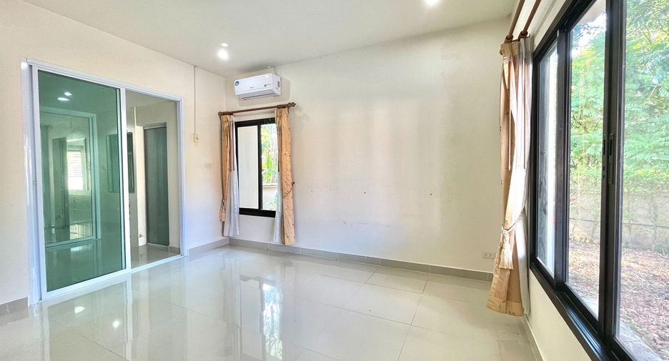 For sale 3 bedrooms house in Mueang Surat Thani, Surat Thani