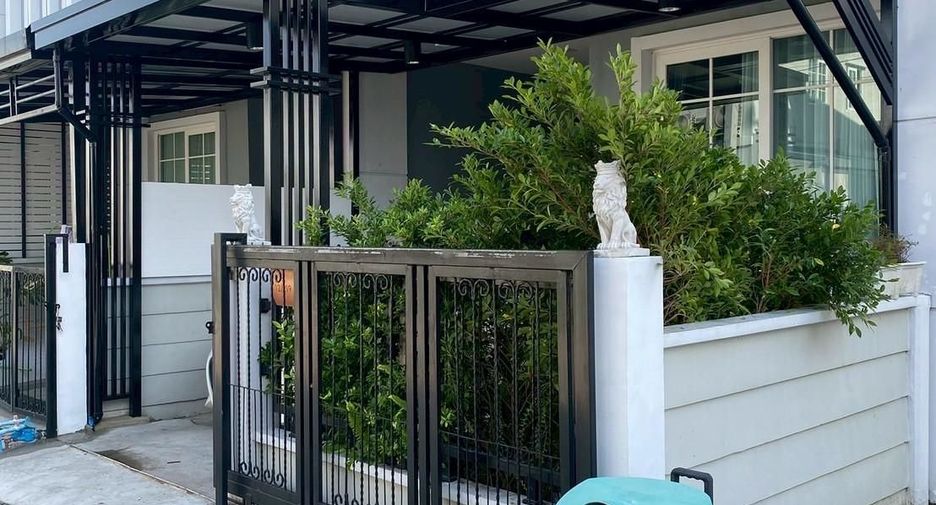 Casa adosada en venta de 3 habitaciones en Mueang Nonthaburi, Nonthaburi