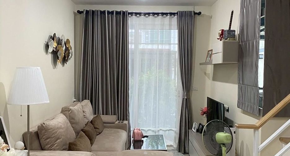 Casa adosada en venta de 3 habitaciones en Mueang Nonthaburi, Nonthaburi