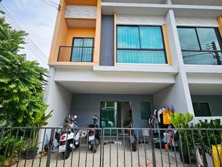 For sale 4 bed house in Mueang Chachoengsao, Chachoengsao