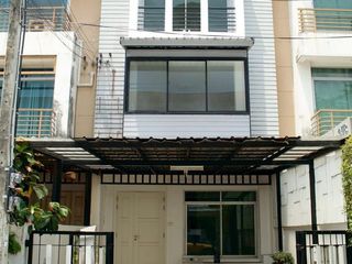 For sale 3 bedrooms townhouse in Lak Si, Bangkok