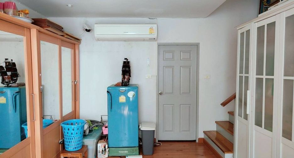 À vendre 4 chambres maison de ville à Suan Luang, Bangkok