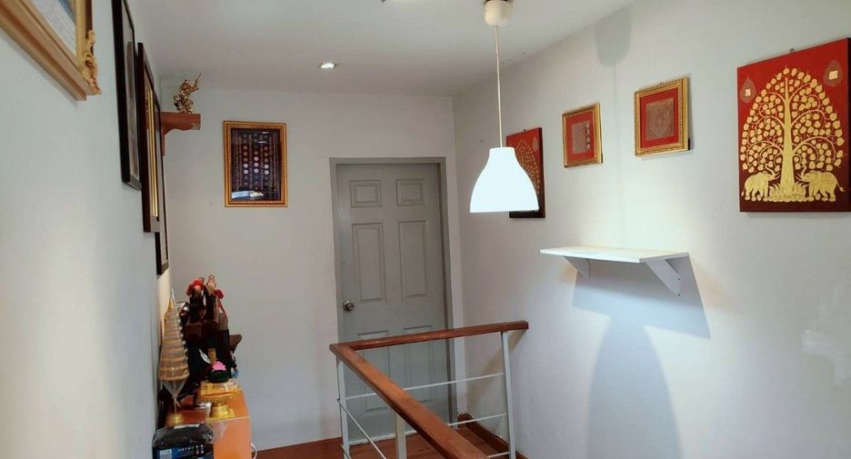 À vendre 4 chambres maison de ville à Suan Luang, Bangkok