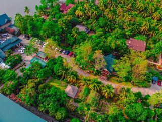 For sale hotel in Bang Khonthi, Samut Songkhram